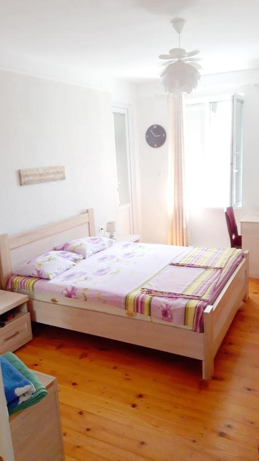 Pospolita Guest House Kutaisi Exteriör bild