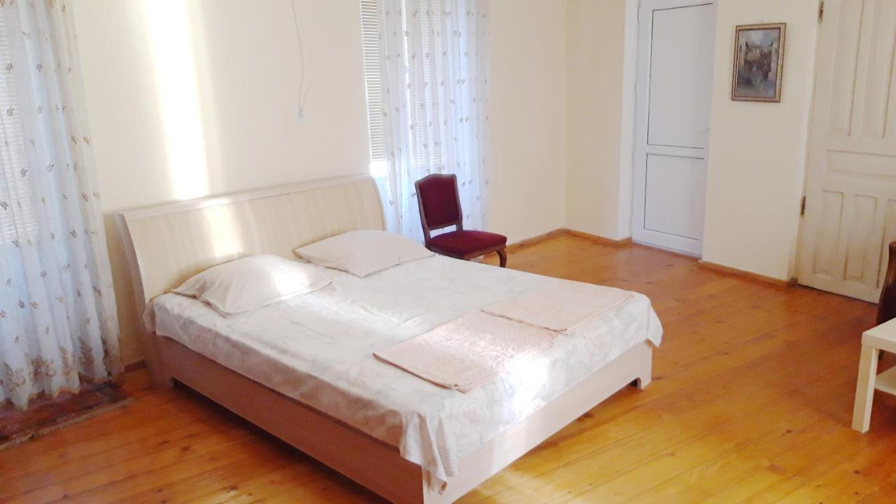 Pospolita Guest House Kutaisi Exteriör bild